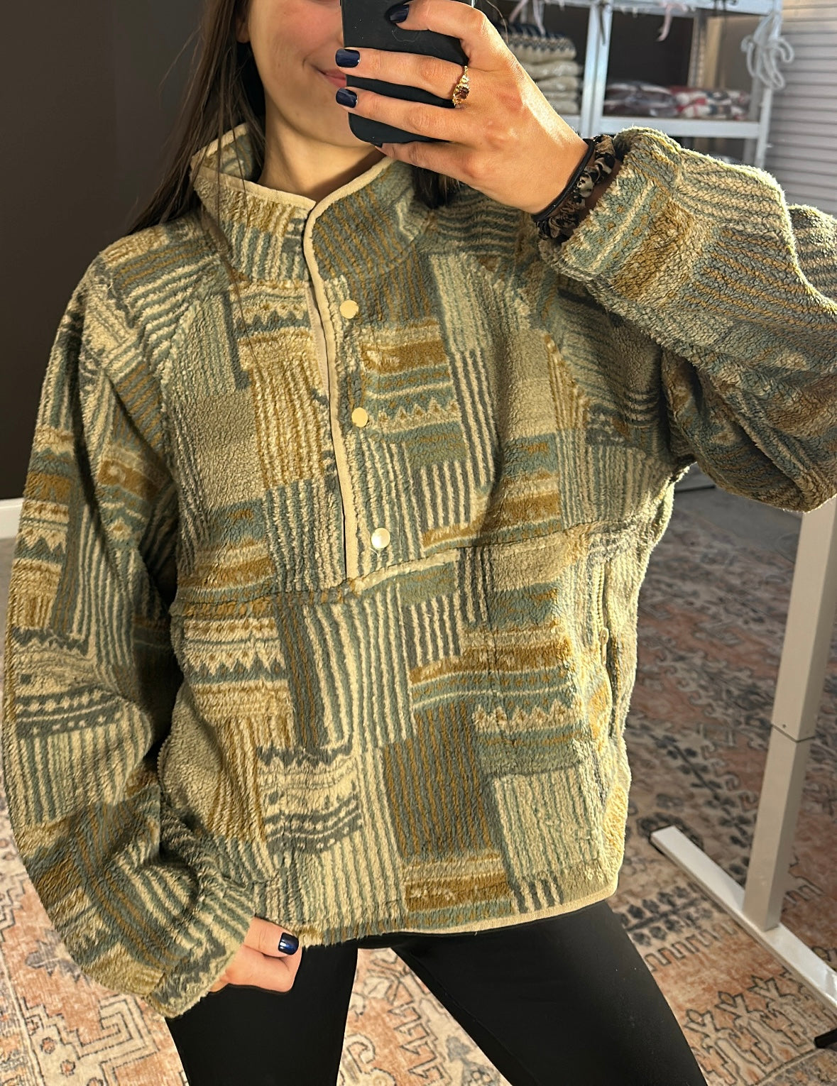 Bookshelf Vintage Pullover - Taupe