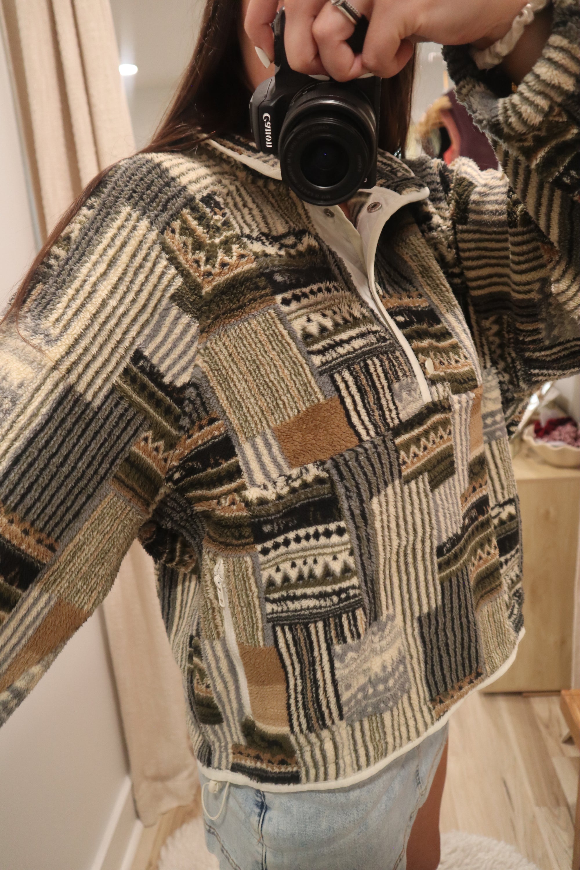 Bookshelf Pullover