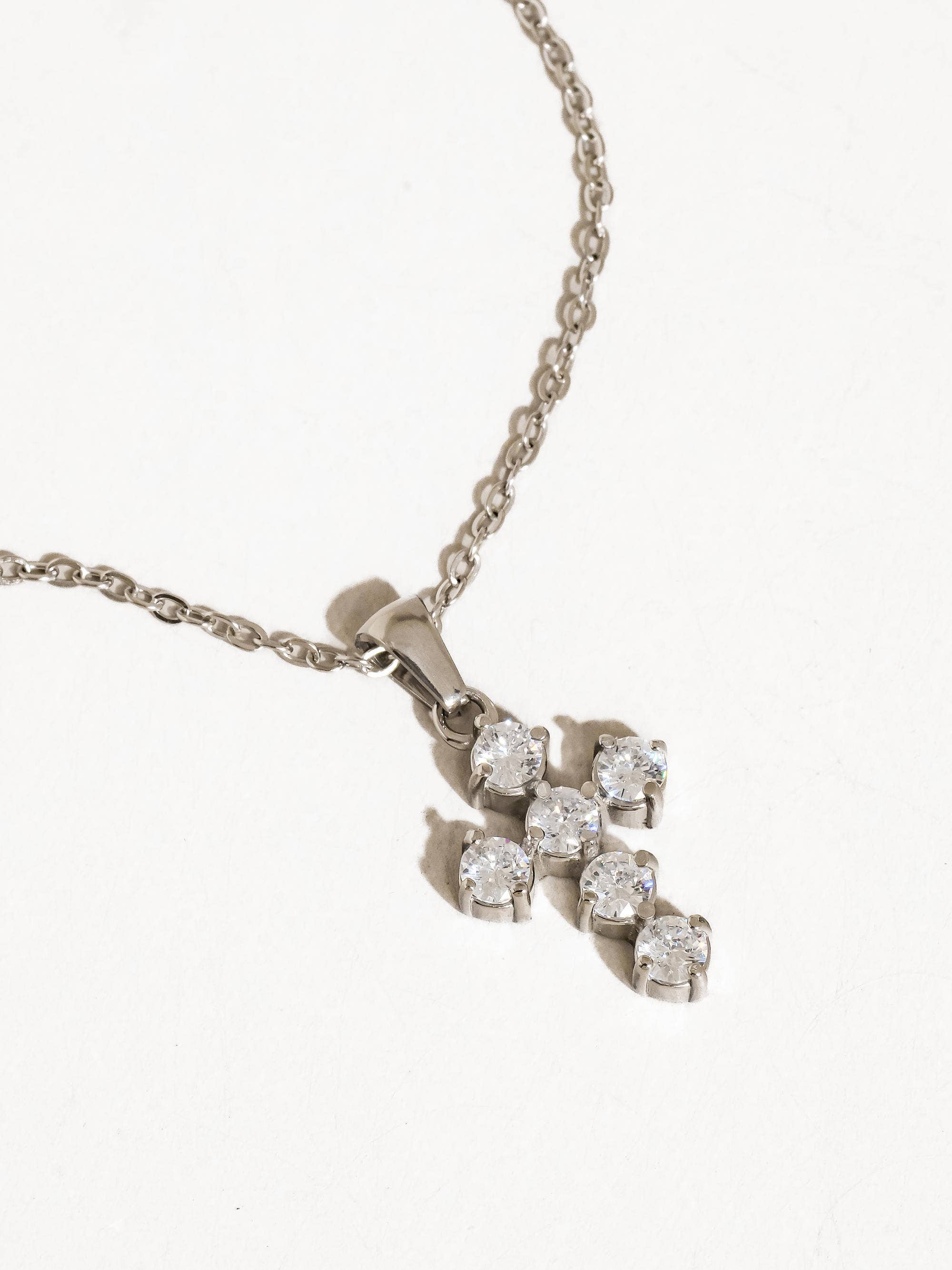 Raimon 18K Gold Non-Tarnish Dainty Cross Necklace