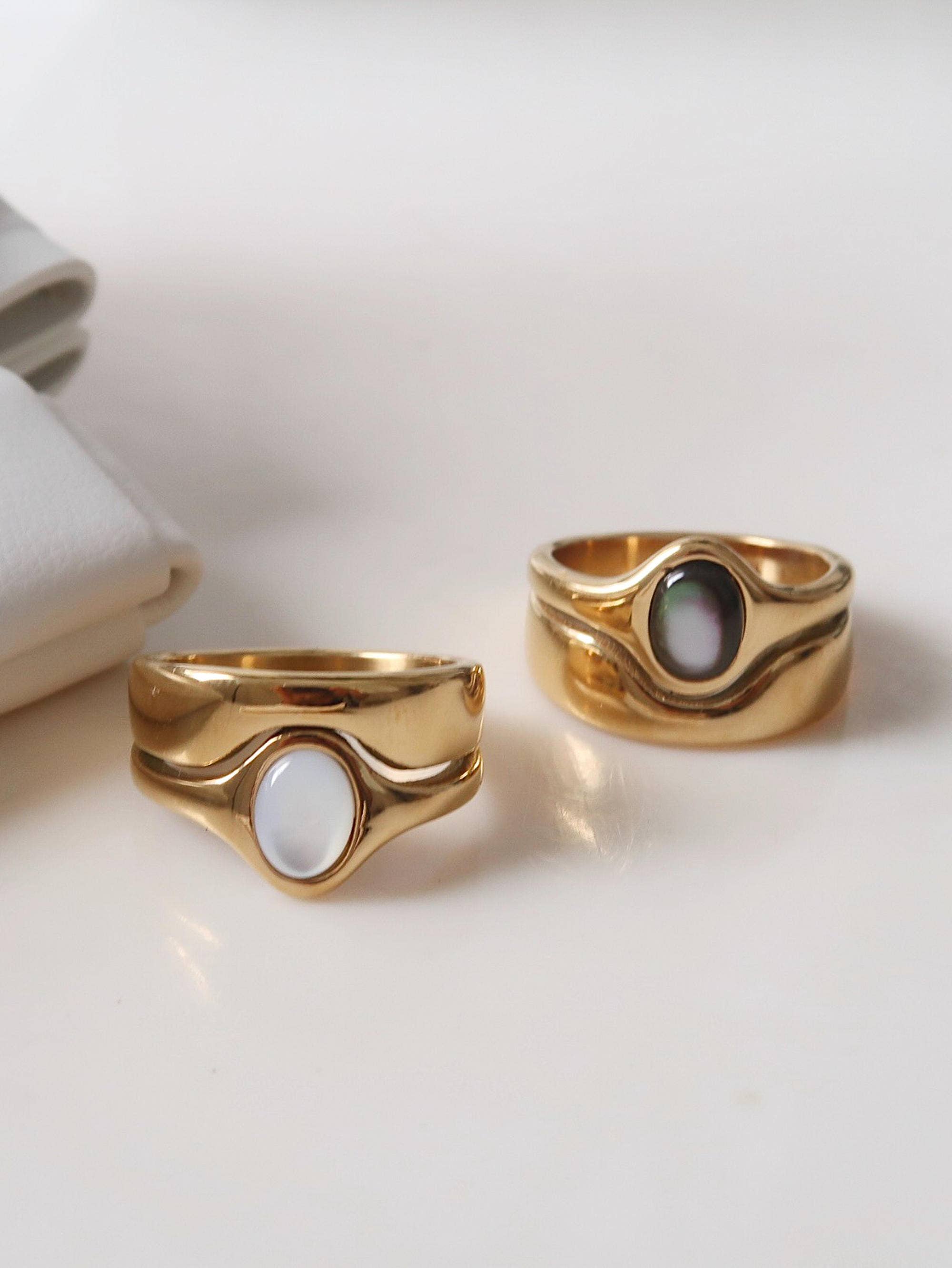 Alouette 18K Gold Non-Tarnish Stone Wave Ring